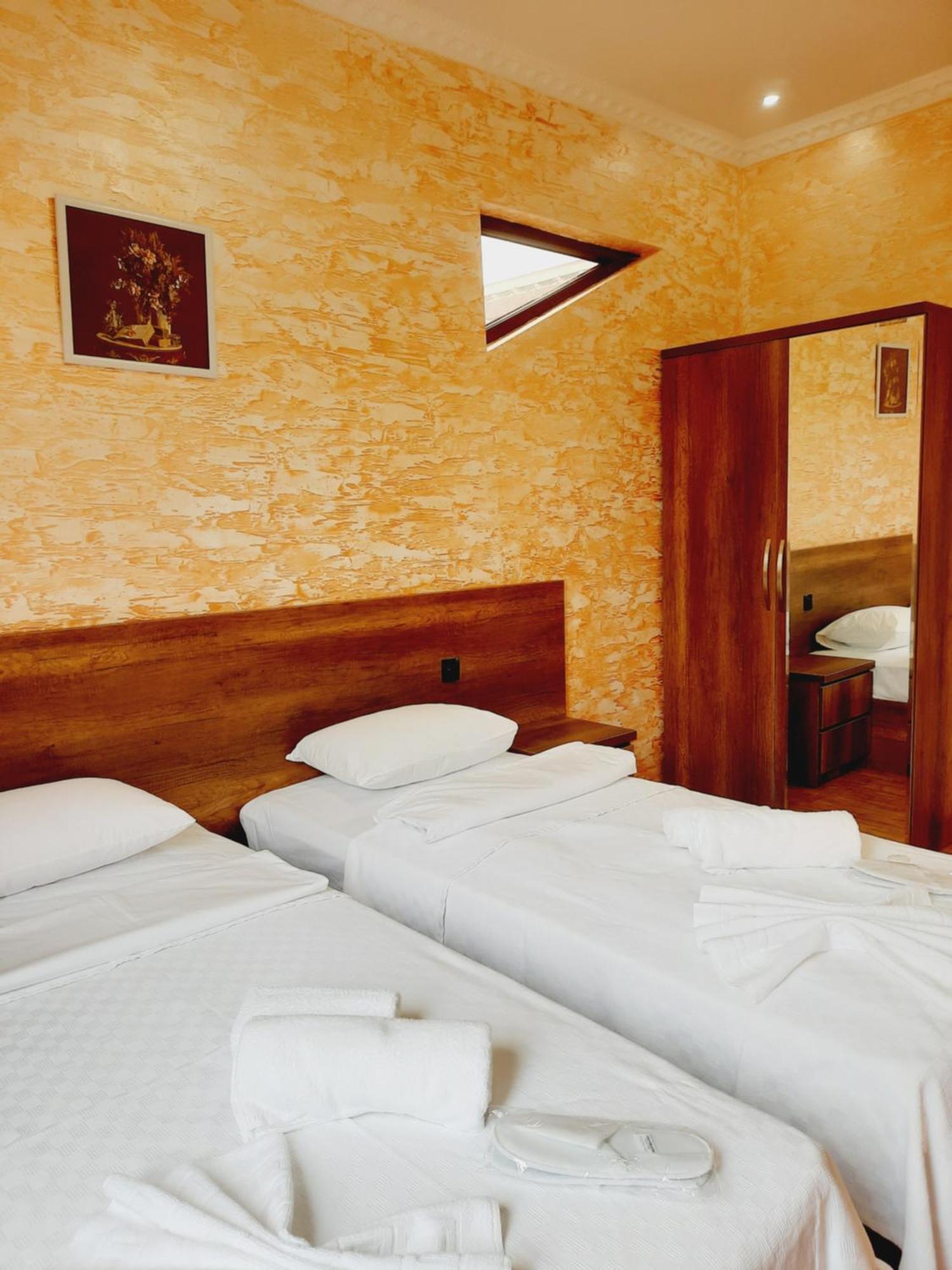 Inaisi Hotel كوتايسي الغرفة الصورة